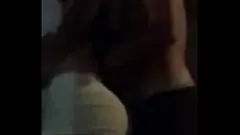 تشغيل الحسية الأسود في سن المراهقة يقدم إلى مكثفة اللسان وTitfuck الدورة مع منحنيات سميكة