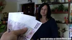Odtwórz Vacaru ze Slatiny pieprzy żonę przyjaciela i mówi po rumuńsku