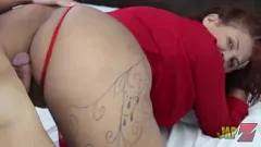 Redare Busty Ginger MILF Melissa Devassa primește o cumshot facială lipicioasă