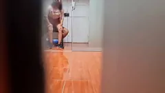 Reproducir Spy Cam atrapa los momentos privados secretos de la secretaria argentina sexy