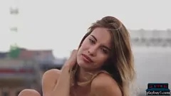 Jouer Petite Latina Teen Toni Maria's Taily Solo Striptease