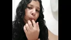 Reproducir Teen Venezolana agrada a sus fanáticos con una sesión de masturbación caliente