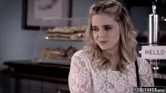 Jouer Big titted blonde codi vore se fait tromper dans une séance de frappe du visage et de seins hardcore