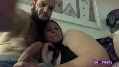 Jouer Grande bite blanche vénérée par la petite amie de Pawg en compilation